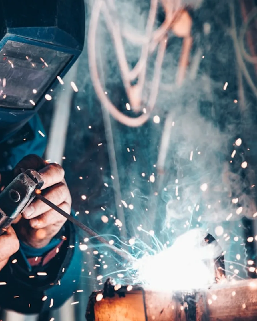 HVAC ad with technician imagery, headline, offer line, and schedule CTA.